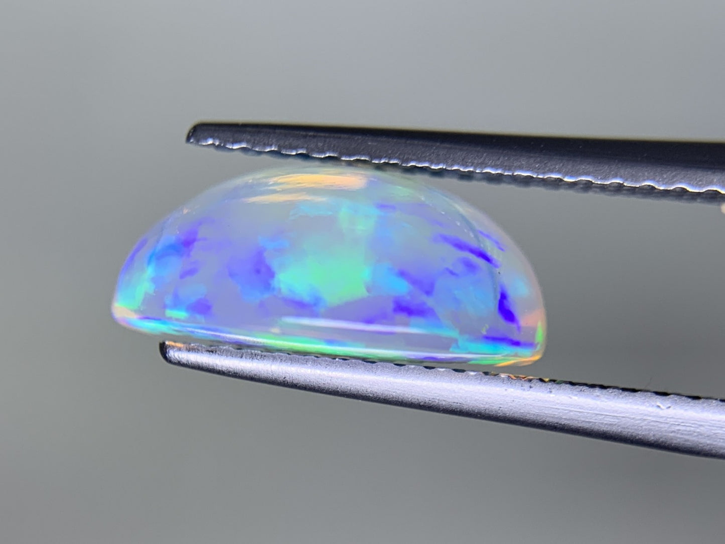 オパール 3.949ct 宝石ソーティング付き  12.9㎜×10.0㎜×5.6㎜  ルース（ 裸石 ） 3893Y