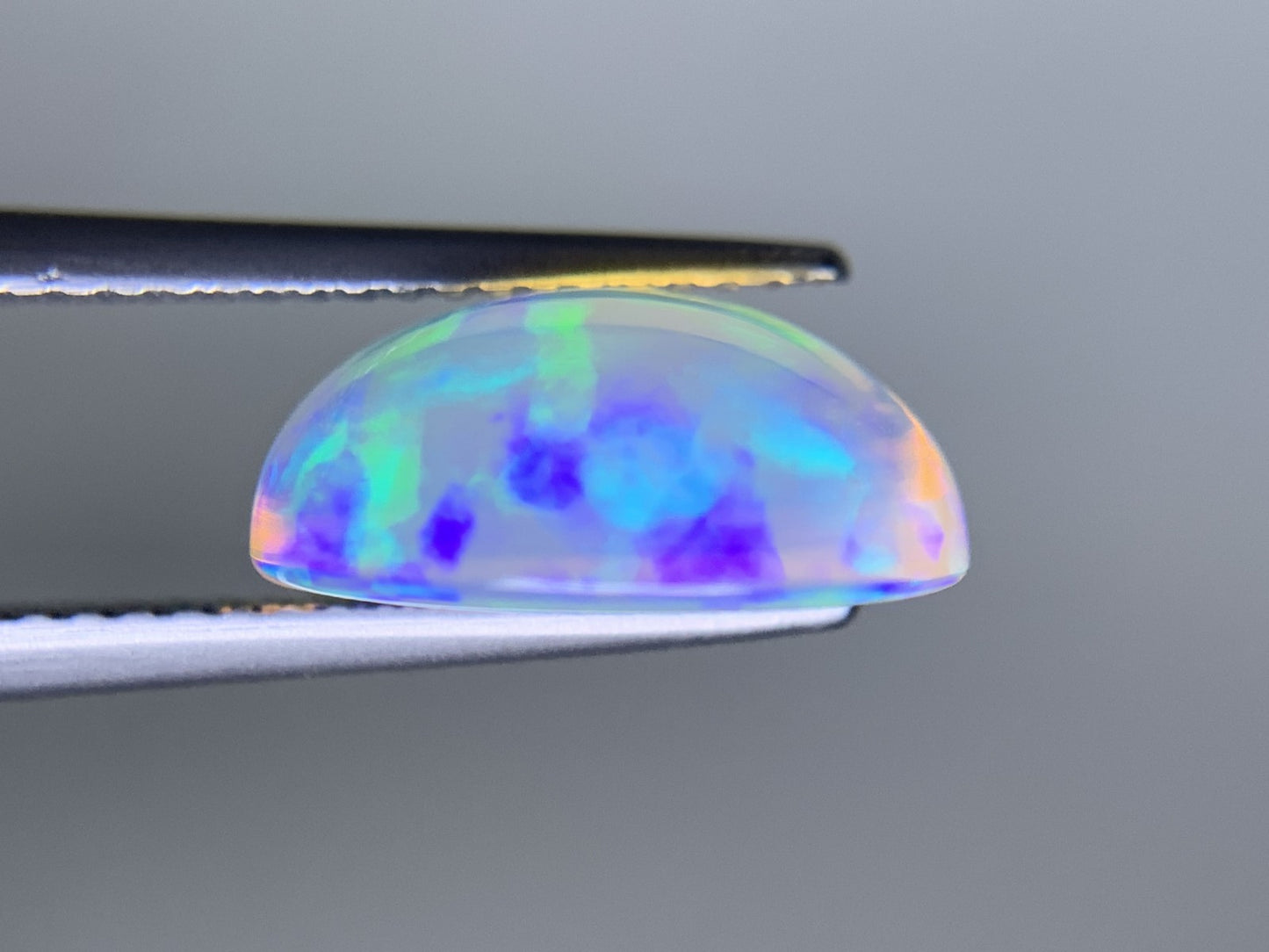 オパール 3.949ct 宝石ソーティング付き  12.9㎜×10.0㎜×5.6㎜  ルース（ 裸石 ） 3893Y