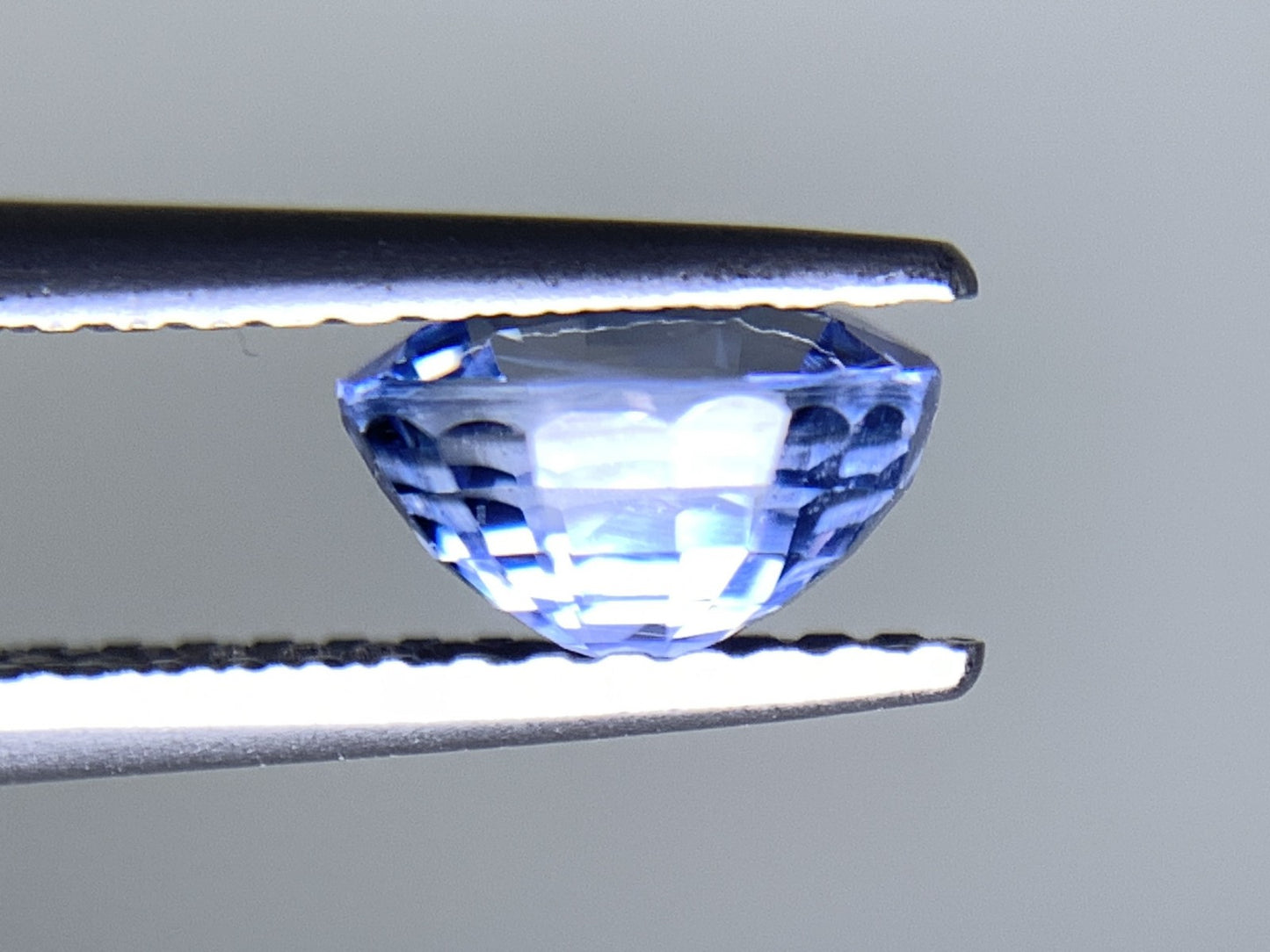 サファイア 1.39ct  GIA宝石鑑別書付き  Sri Lanka 6.83㎜×5.45㎜×4.02㎜   天然 ルース（ 裸石 ）   5129Y