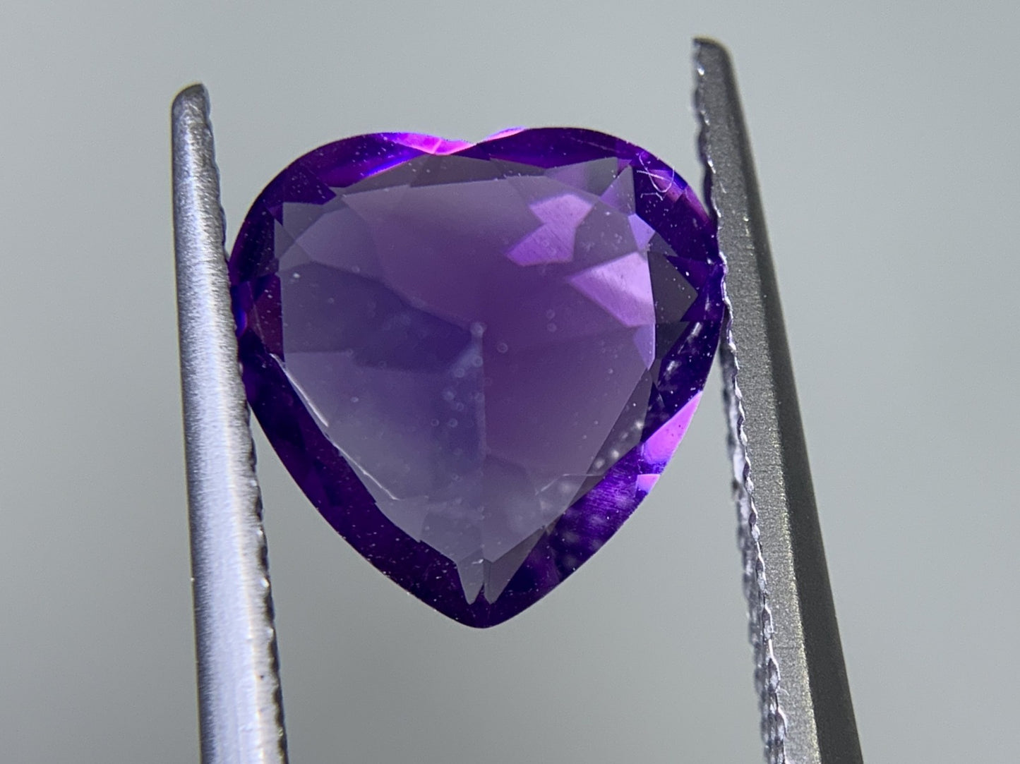 アメシスト 1.967ct  宝石ソーティング付き  8.9㎜×8.9㎜×5.1㎜  ルース（ 裸石 ） 2044Y