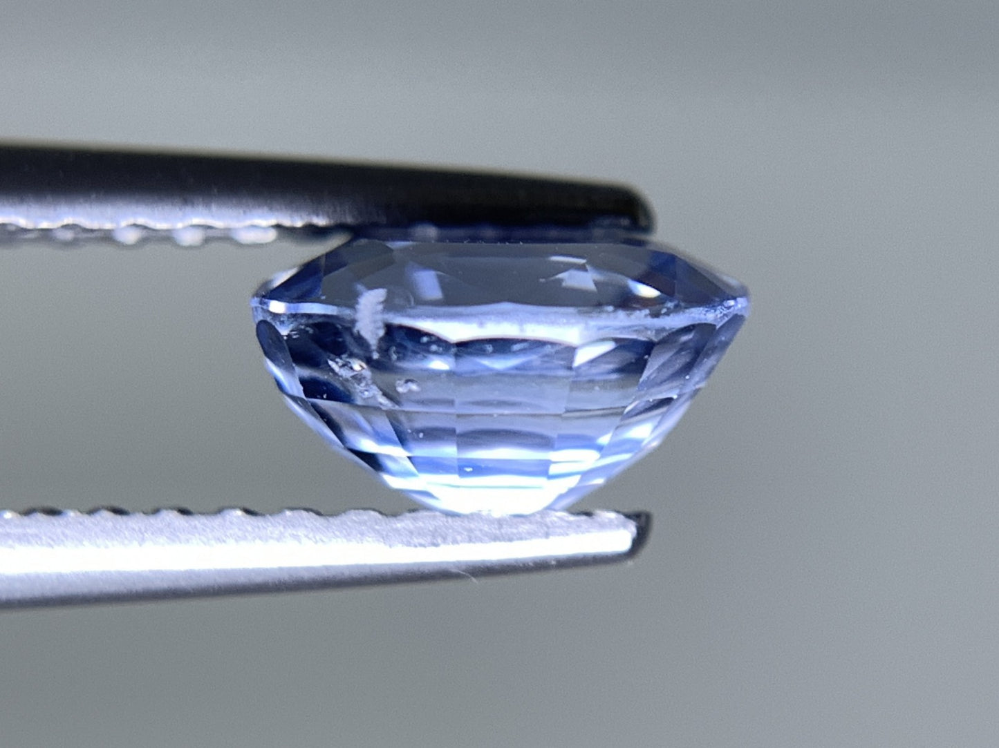 サファイア 1.39ct  GIA宝石鑑別書付き  Sri Lanka 6.83㎜×5.45㎜×4.02㎜   天然 ルース（ 裸石 ）   5129Y