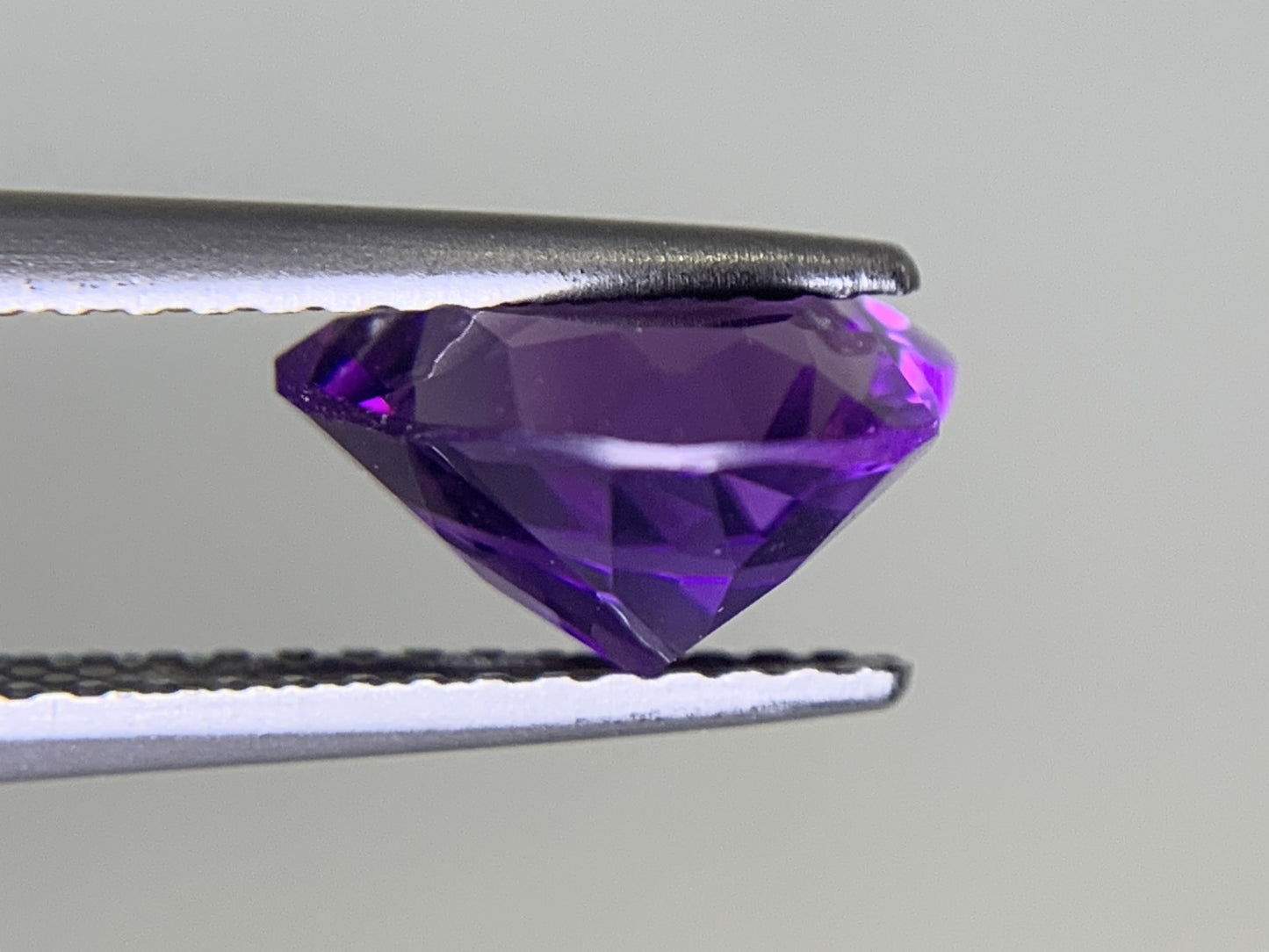 アメシスト 1.967ct  宝石ソーティング付き  8.9㎜×8.9㎜×5.1㎜  ルース（ 裸石 ） 2044Y