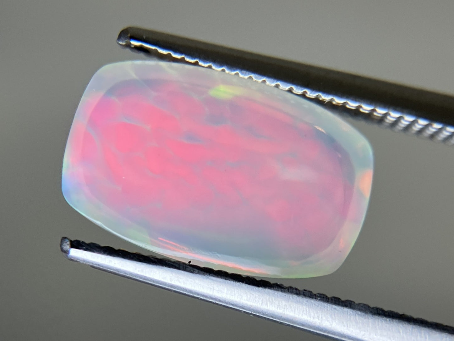ハニカムオパール 2.838ct  宝石ソーティング付き  12.8㎜×8.2㎜×4.5㎜  天然 ルース（ 裸石 ） 4567YY