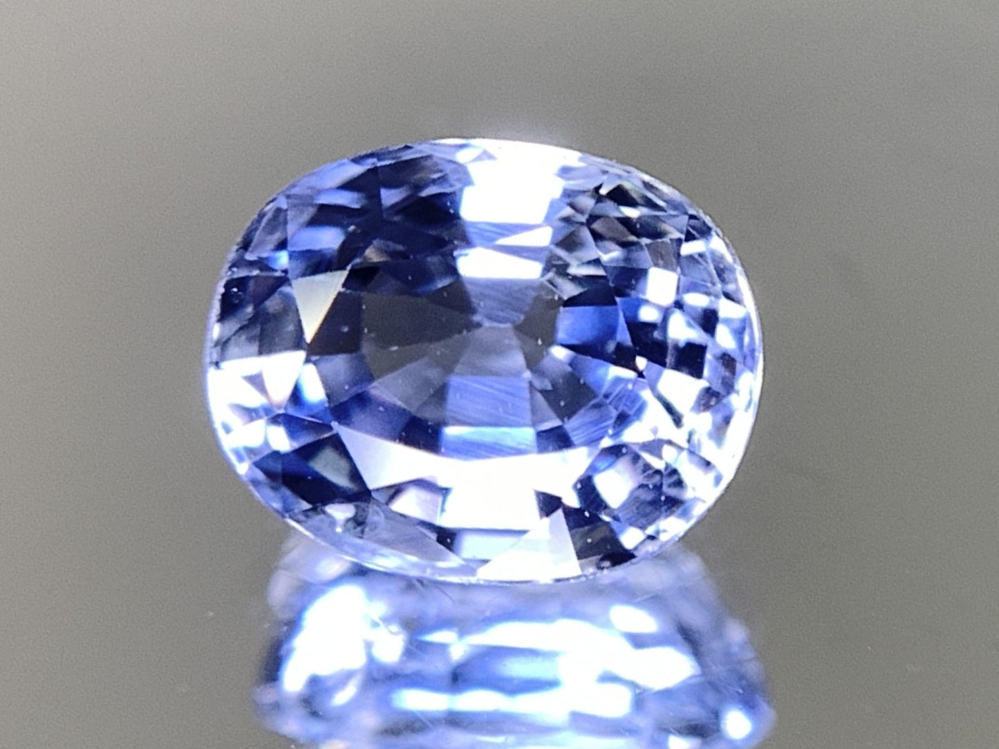 サファイア 1.39ct  GIA宝石鑑別書付き  Sri Lanka 6.83㎜×5.45㎜×4.02㎜   天然 ルース（ 裸石 ）   5129Y