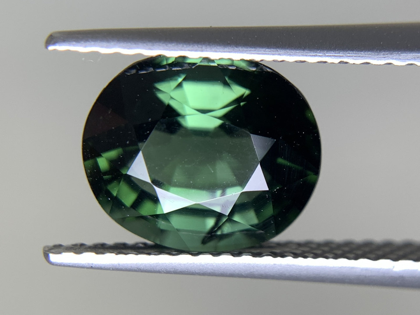 グリーントルマリン 天然  3.082ct  宝石ソーティング付き  9.8㎜×8.4㎜×5.7㎜ ルース（ 裸石 ）  6072Y