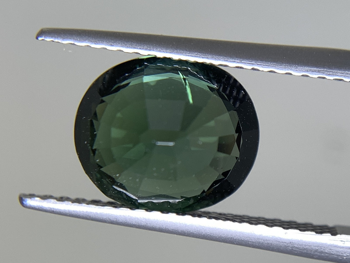 グリーントルマリン 天然  3.082ct  宝石ソーティング付き  9.8㎜×8.4㎜×5.7㎜ ルース（ 裸石 ）  6072Y