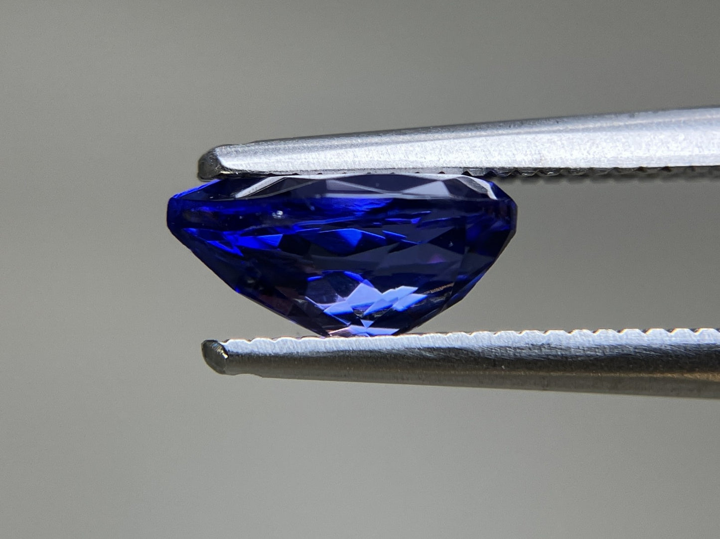 タンザナイト 1.336ct  宝石ソーティング付き  8.7㎜×5.4㎜×4.0㎜  天然 ルース（ 裸石 ） 4491YY