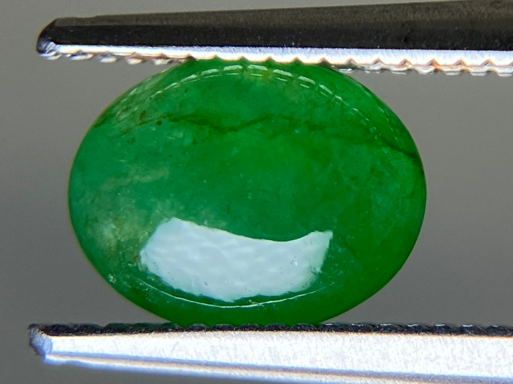 ひすい（ヒスイ 翡翠） 天然 1.522ct 宝石ソーティング付き 7.8㎜×6.1㎜×3.2㎜ ルース（ 裸石 ） 7485YY