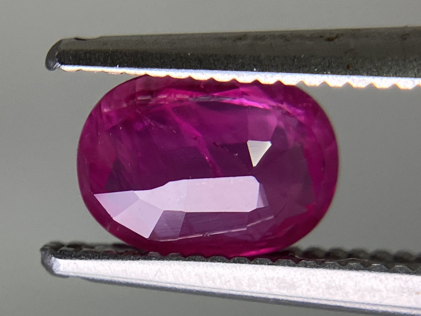 ルビー 1.125ct 中央宝石ソーティング付き 7.19㎜×5.30㎜×2.91㎜ ルース（ 裸石 ） 4379YY