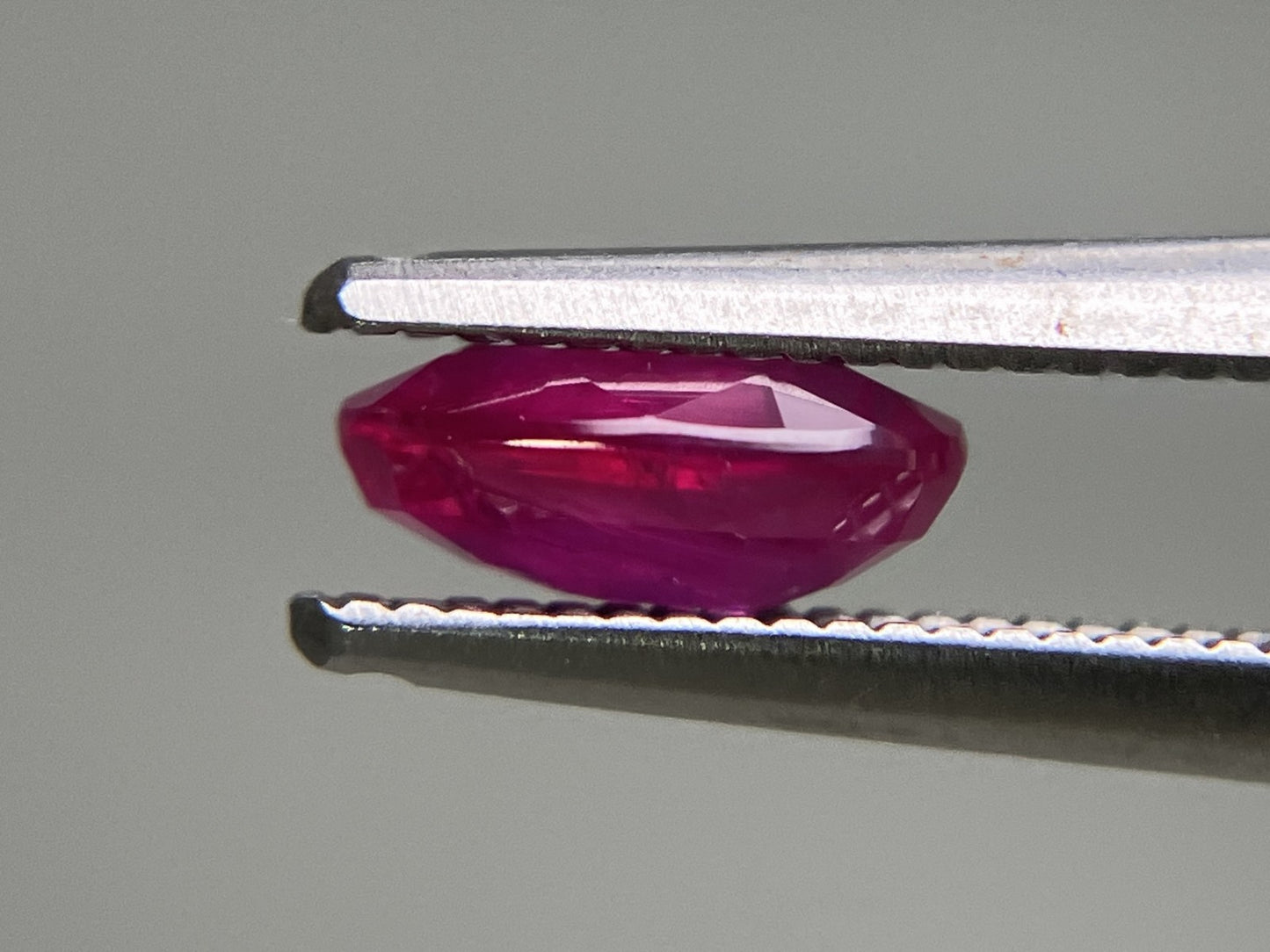 ルビー 1.125ct 中央宝石ソーティング付き 7.19㎜×5.30㎜×2.91㎜ ルース（ 裸石 ） 4379YY