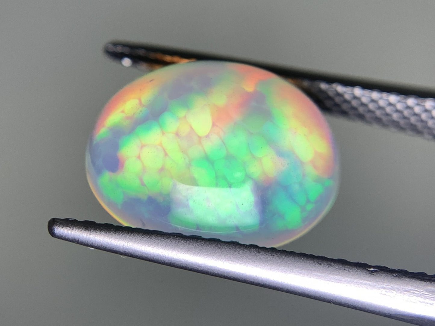 オパール 2.902ct 宝石ソーティング付き  11.9㎜×9.8㎜×5.7㎜  ルース（ 裸石 ） 3040Y