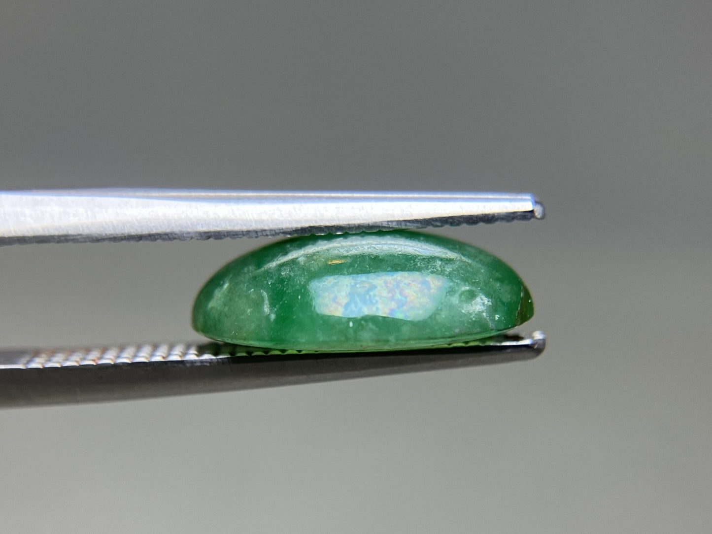 ひすい（ヒスイ 翡翠） 天然 4.005ct 宝石ソーティング付き 12.3㎜×8.8㎜×4.1㎜ ルース（ 裸石 ） 7469YY