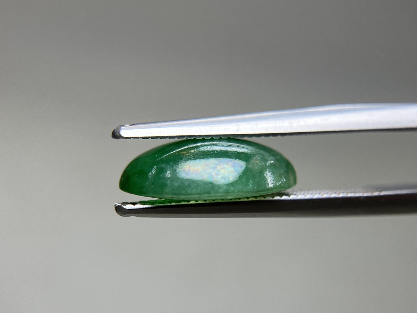 ひすい（ヒスイ 翡翠） 天然 4.005ct 宝石ソーティング付き 12.3㎜×8.8㎜×4.1㎜ ルース（ 裸石 ） 7469YY