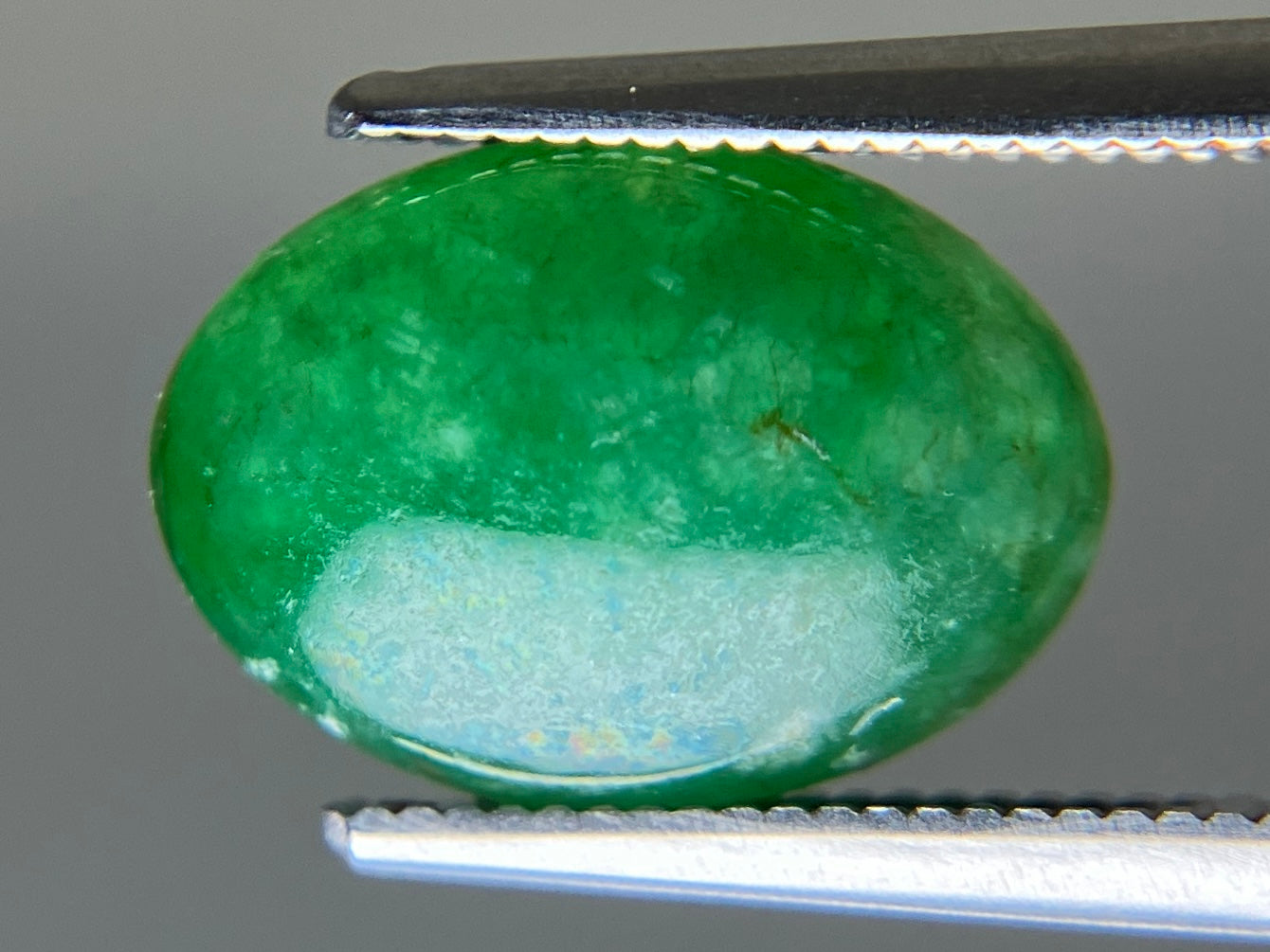 ひすい（ヒスイ 翡翠） 天然 4.005ct 宝石ソーティング付き 12.3㎜×8.8㎜×4.1㎜ ルース（ 裸石 ） 7469YY
