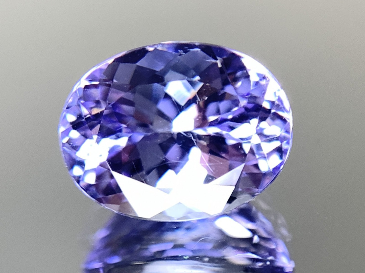 タンザナイト 天然 2.818ct 宝石ソーティング付き 9.5㎜×7.3㎜×5.7㎜ ルース（ 裸石 ） 6092Y