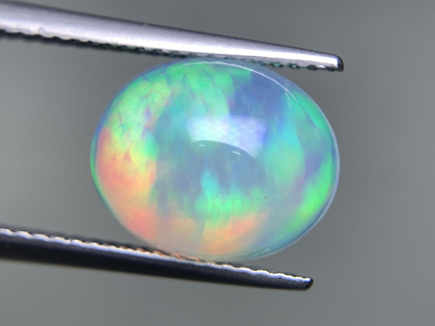 オパール 2.902ct 宝石ソーティング付き  11.9㎜×9.8㎜×5.7㎜  ルース（ 裸石 ） 3040Y