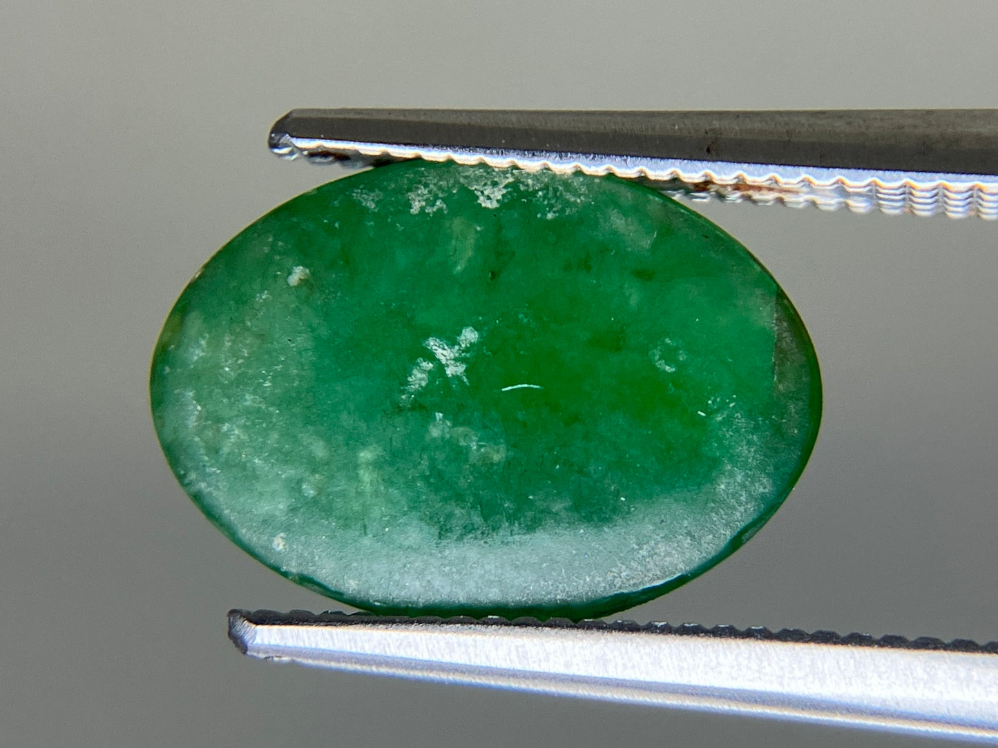 ひすい（ヒスイ 翡翠） 天然 4.005ct 宝石ソーティング付き 12.3㎜×8.8㎜×4.1㎜ ルース（ 裸石 ） 7469YY
