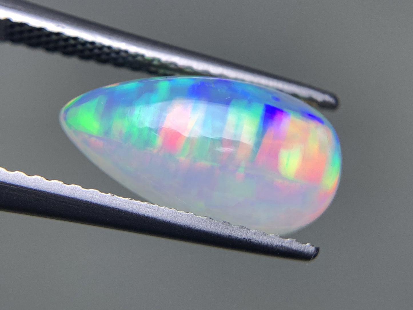 オパール 2.622ct 半クリスタル 宝石ソーティング付き  13.9㎜×7.3㎜×4.8㎜  ルース（ 裸石 ） 3042Y