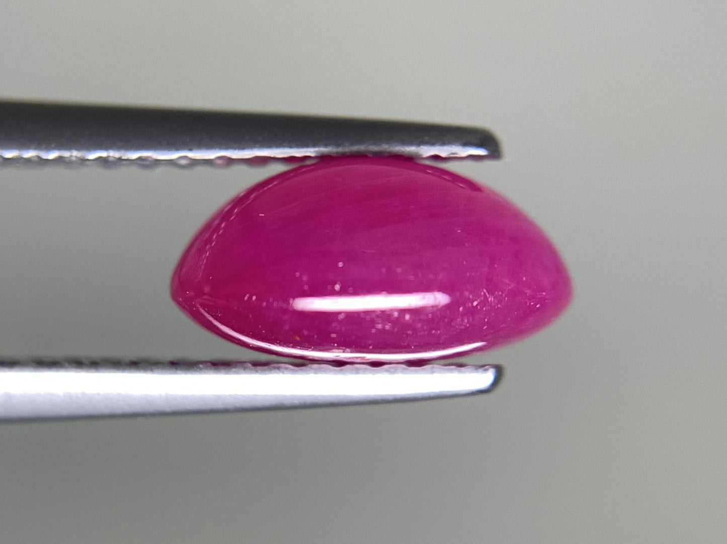 ルビー 天然 2.942ct 宝石ソーティング付き 9.0㎜×6.9㎜×4.5㎜ ルース（ 裸石 ） 6927Y