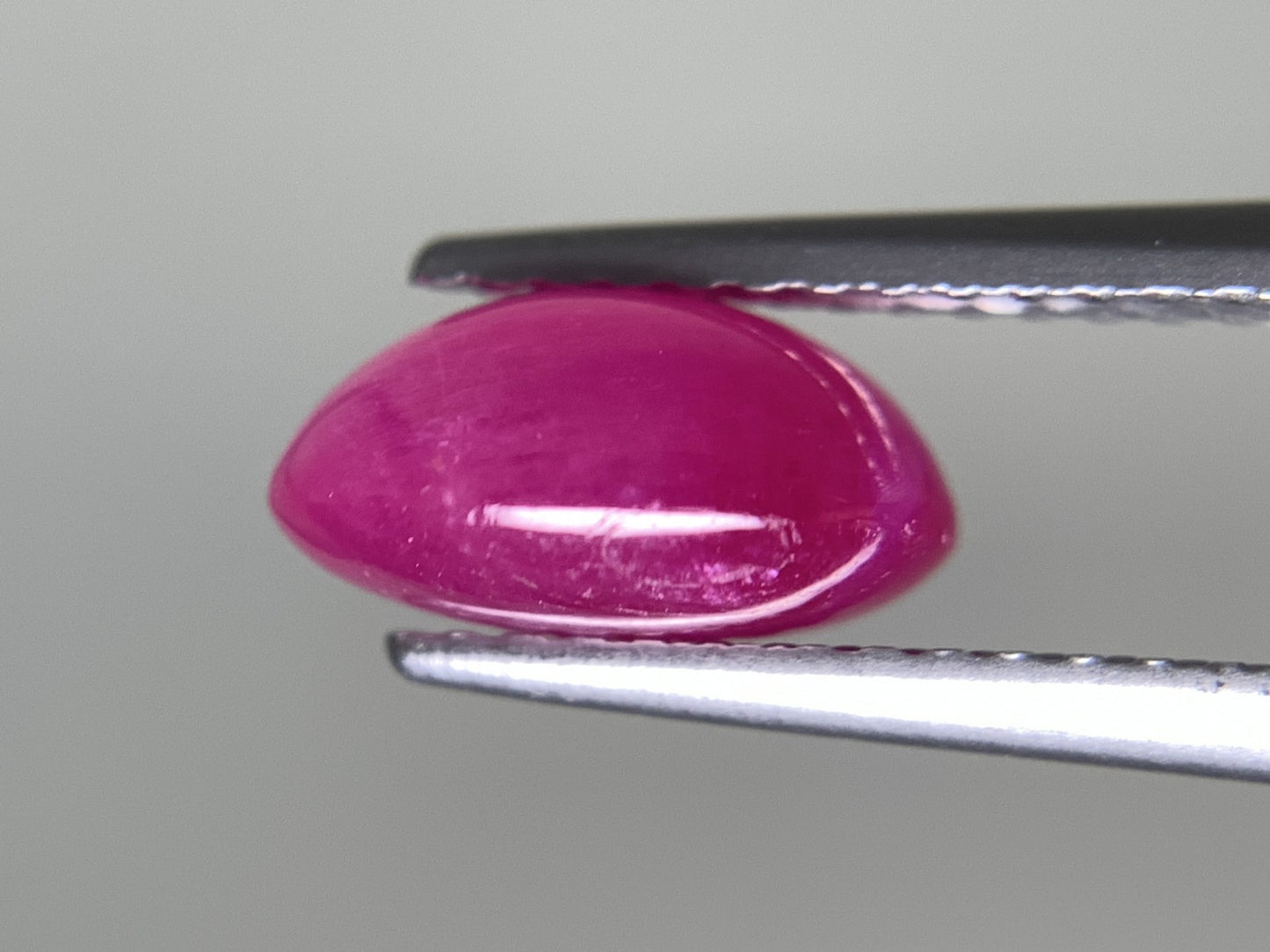 ルビー 天然 2.942ct 宝石ソーティング付き 9.0㎜×6.9㎜×4.5㎜ ルース（ 裸石 ） 6927Y