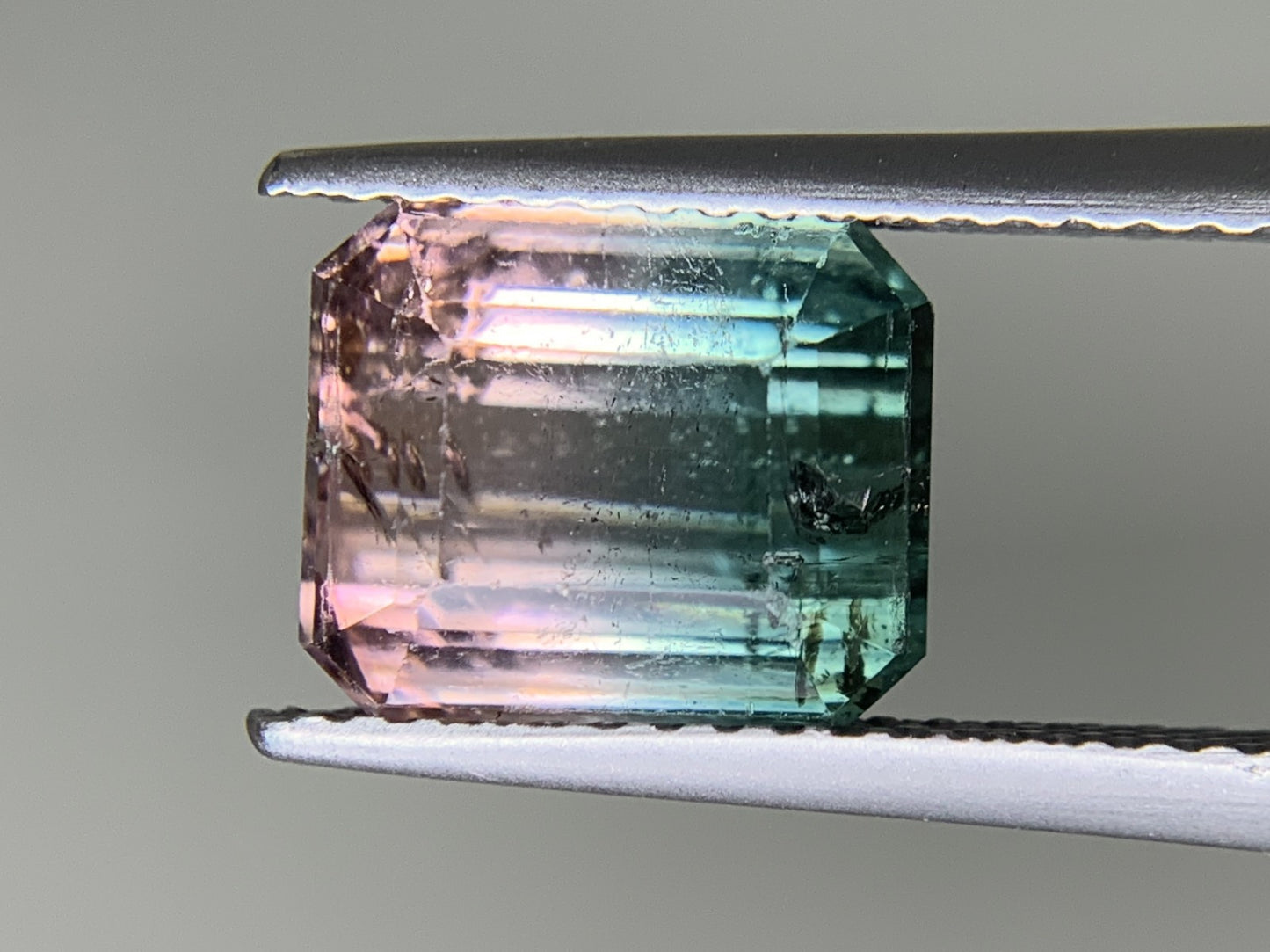 トルマリン （バイカラー） 3.758ct  宝石ソーティング付き  9.0㎜×7.5㎜×5.9㎜  ルース（ 裸石 ） 1997Y