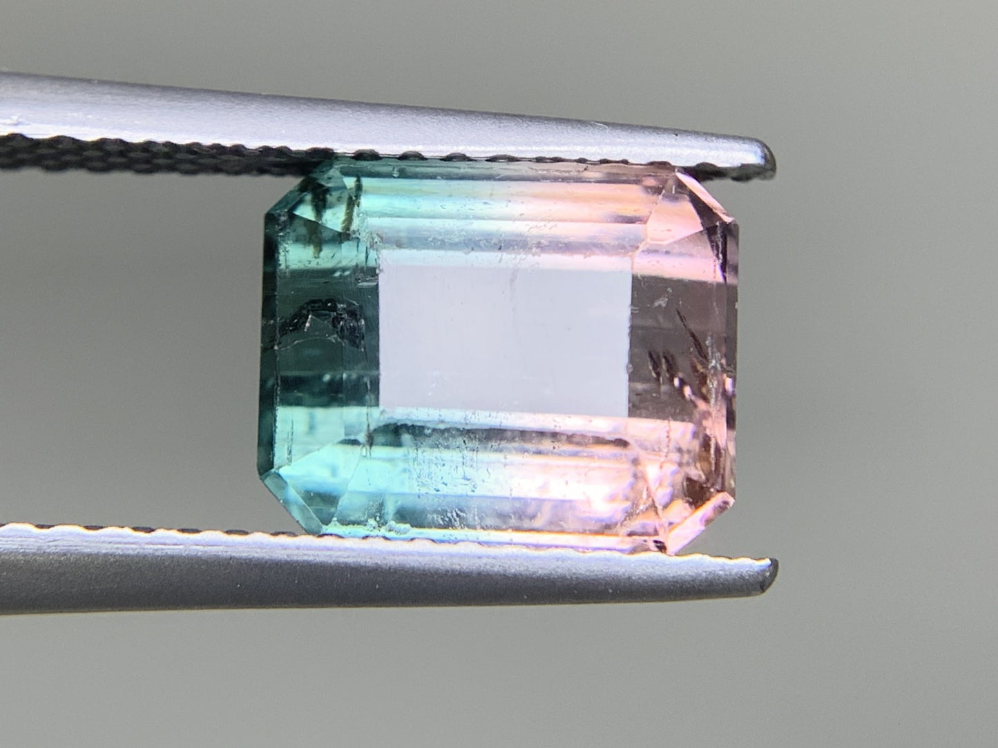 トルマリン （バイカラー） 3.758ct  宝石ソーティング付き  9.0㎜×7.5㎜×5.9㎜  ルース（ 裸石 ） 1997Y