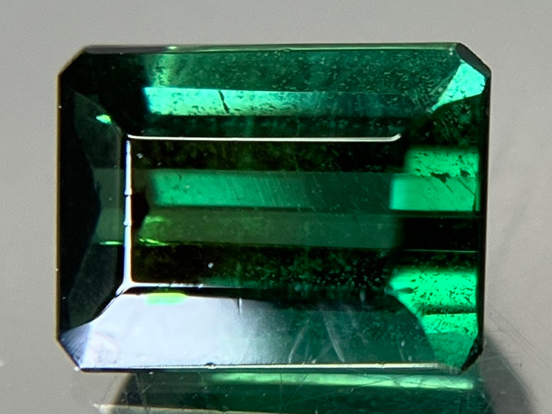 グリーントルマリン 天然 1.203ct 宝石ソーティング付き 6.8㎜×5.1㎜×3.6㎜ ルース（ 裸石 ） 7660YY