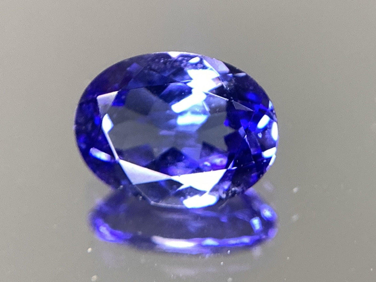 タンザナイト 1.303ct 宝石ソーティング付き  8.0㎜×6.1㎜×3.5㎜  ルース（ 裸石 ） 2553Y