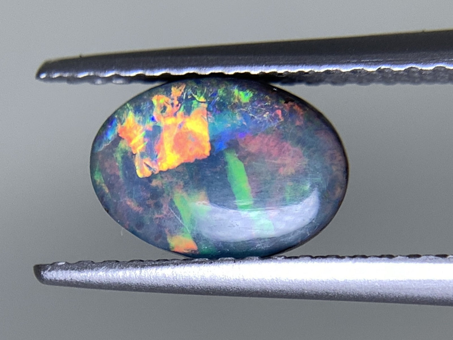 ボルダーオパール  天然  1.631ct  中央宝石ソーティング付き  8.5㎜×6.1㎜×3.1㎜   天然 ルース（ 裸石 ） 5083Y