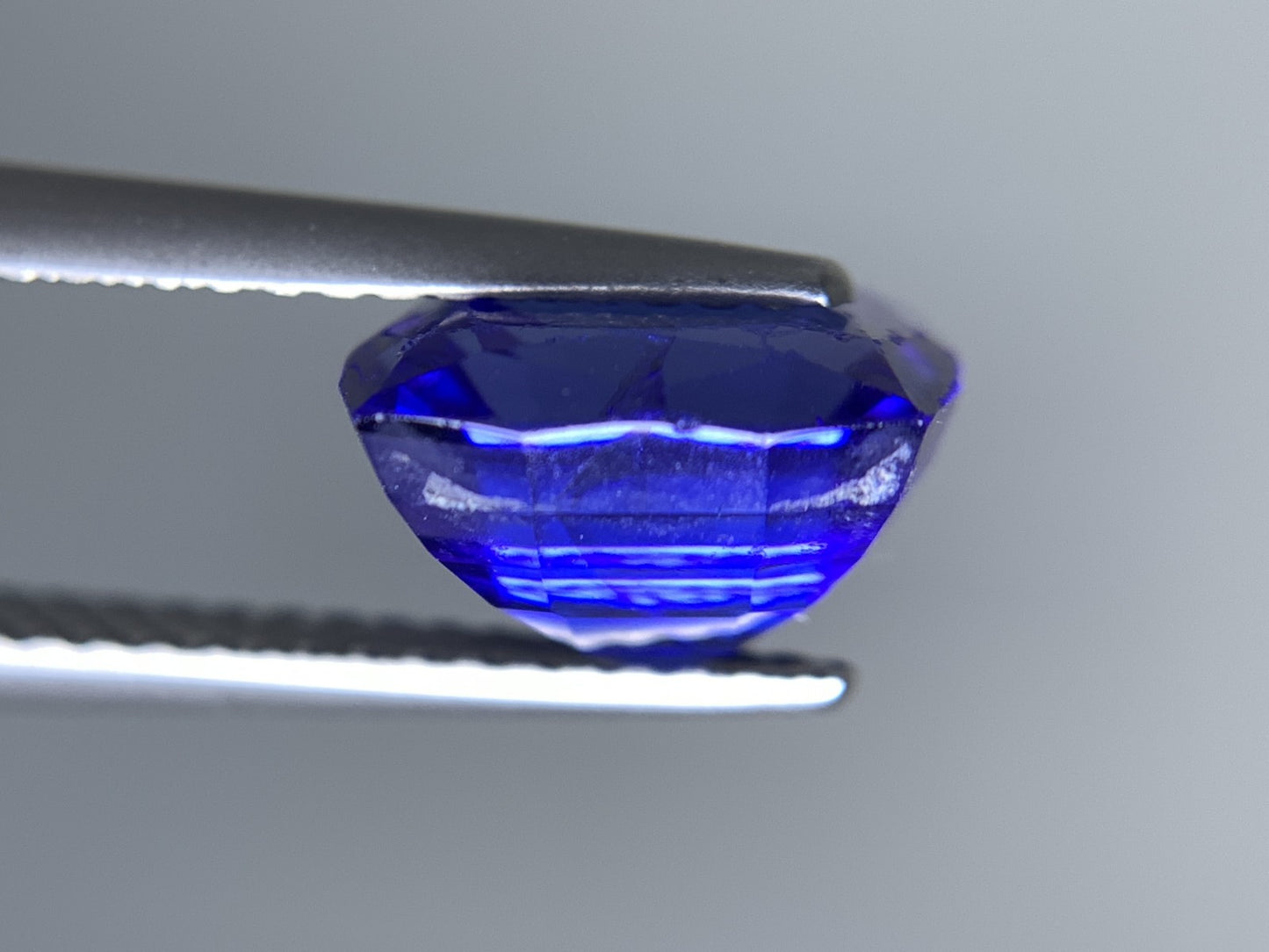 タンザナイト 天然  3.372ct  宝石ソーティング付き  8.9㎜×8.0㎜×5.7㎜ ルース（ 裸石 ）  5998Y