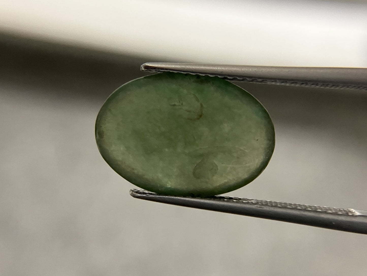 ヒスイ　翡翠　天然　 7.761ct 宝石ソーティング付き 16.8㎜×11.6㎜×4.3㎜ ルース（ 裸石 ） 3258S