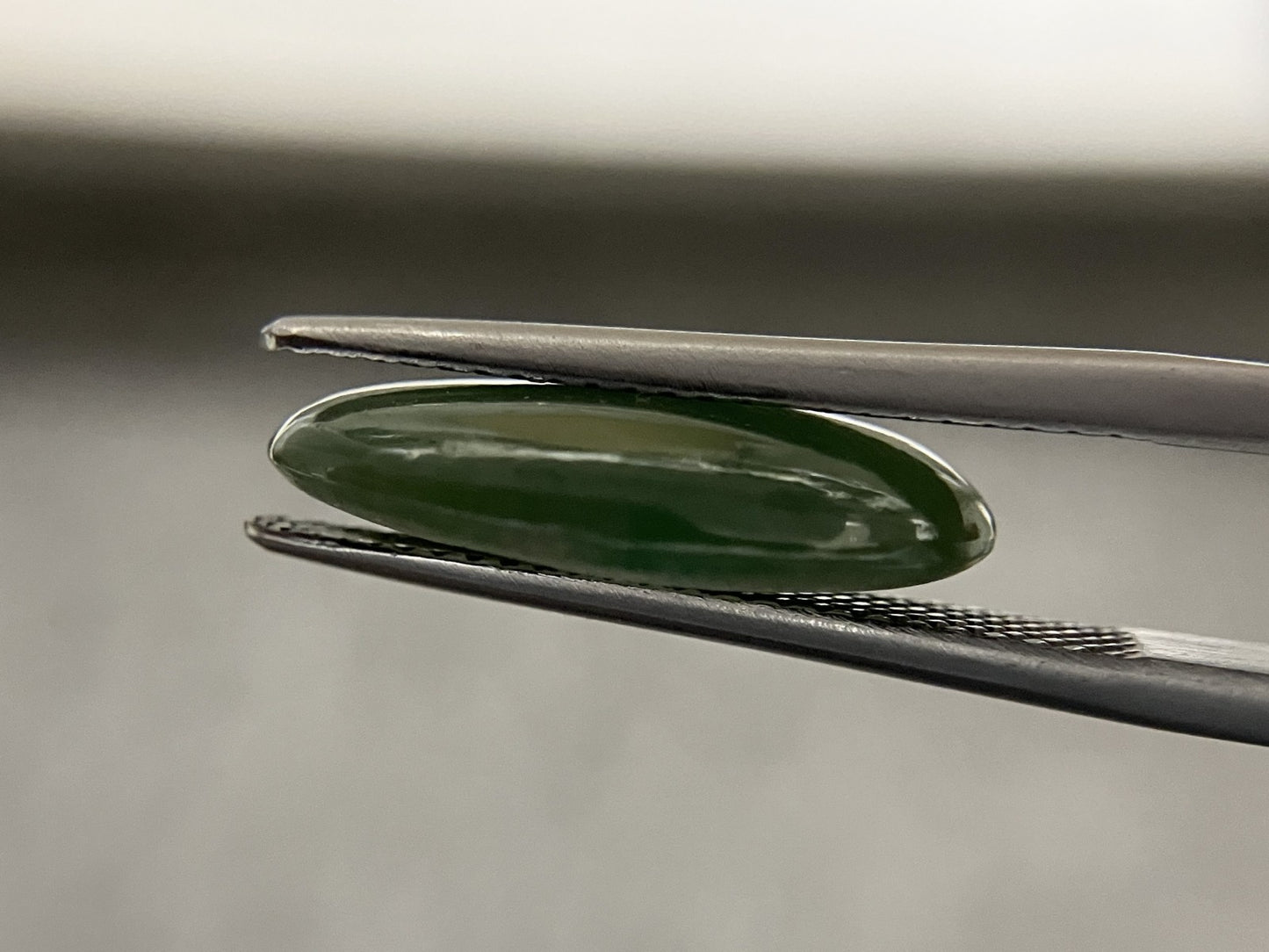 ヒスイ　翡翠　天然　 7.761ct 宝石ソーティング付き 16.8㎜×11.6㎜×4.3㎜ ルース（ 裸石 ） 3258S