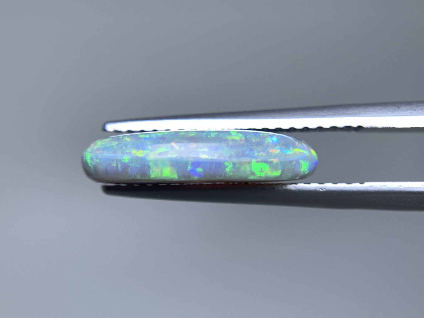 ブラックオパール 天然 3.620ct 宝石ソーティング付き 15.6㎜×9.9㎜×3.4㎜ ルース（ 裸石 ） 6932Y