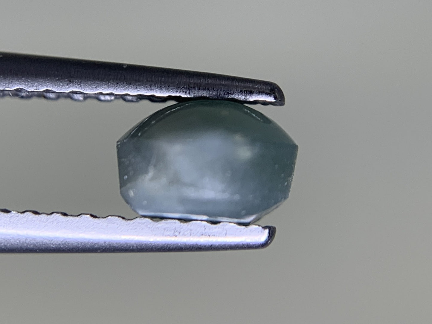 アレキサンドライトキャッツアイ  1.131ct  中央宝石ソーティング付き  5.5㎜×5.3㎜×3.7㎜  ルース（ 裸石 ） 3399Y
