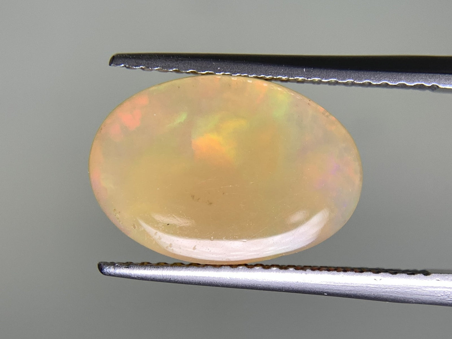 オパール 4.155ct 宝石ソーティング付き  14.2㎜×9.9㎜×5.7㎜  ルース（ 裸石 ） 3044Y
