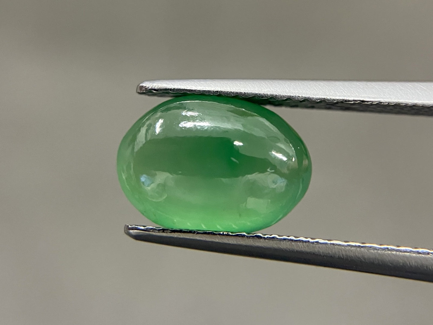 翡翠　ひすい 2.995ct 宝石ソーティング付き 10.3㎜×7.2㎜×4.3㎜ ルース（ 裸石 ） 3259S