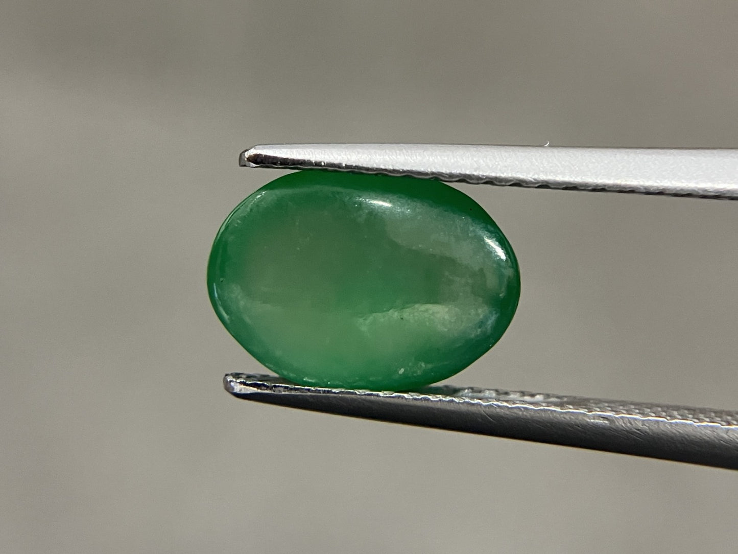 翡翠　ひすい 2.995ct 宝石ソーティング付き 10.3㎜×7.2㎜×4.3㎜ ルース（ 裸石 ） 3259S