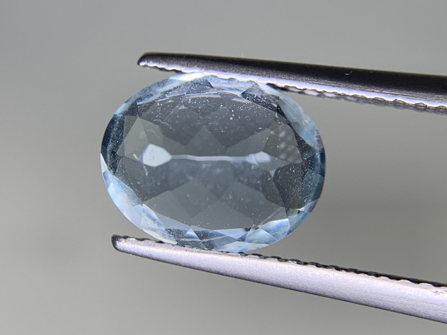 アクアマリン 2.268ct  宝石ソーティング付き  10.0㎜×7.9㎜×5.2㎜  ルース（ 裸石 ） 1943Y