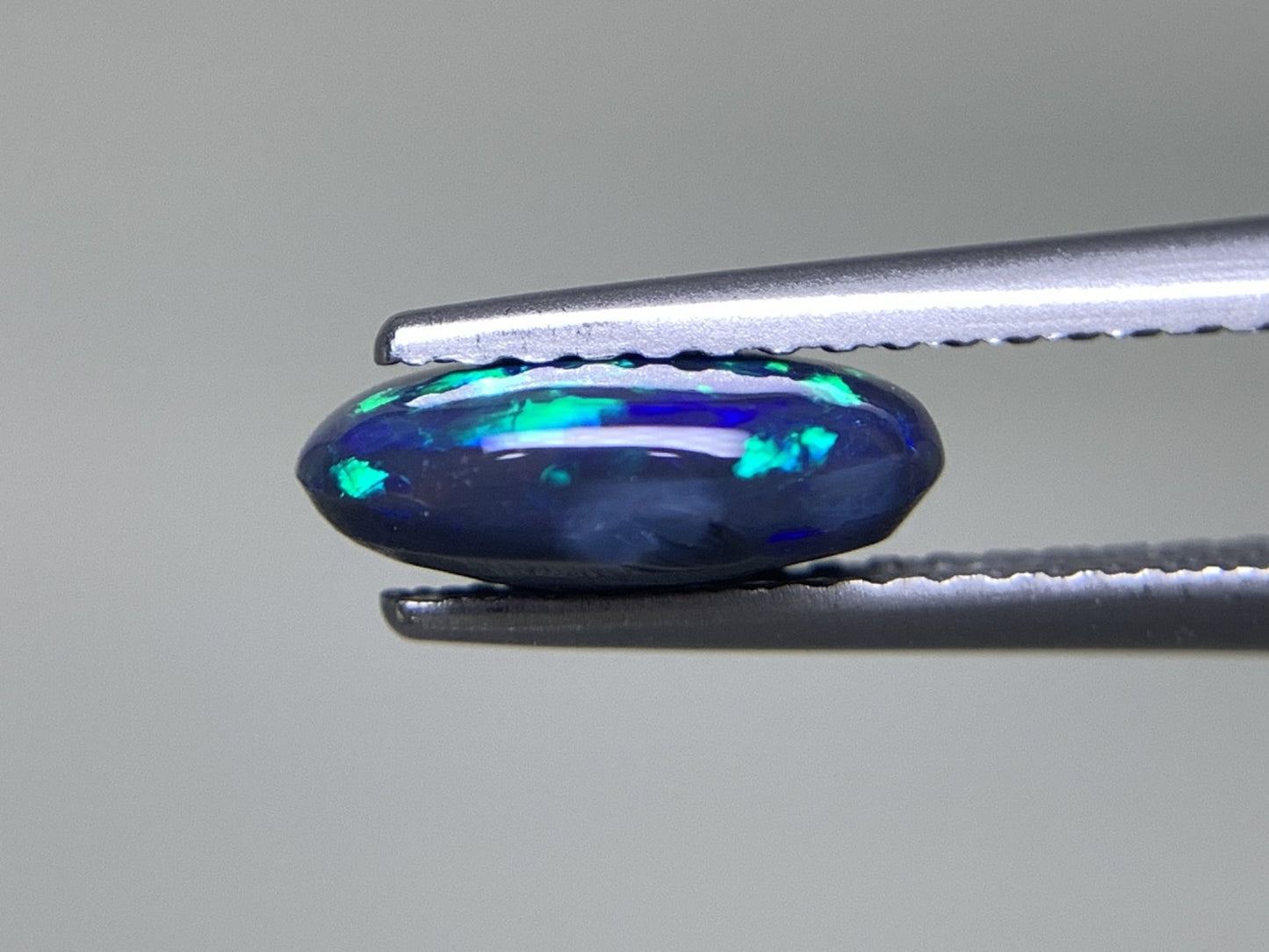 ブラックオパール 1.092ct 宝石ソーティング付き  9.1㎜×5.9㎜×3.3㎜  ルース（ 裸石 ） 2552Y