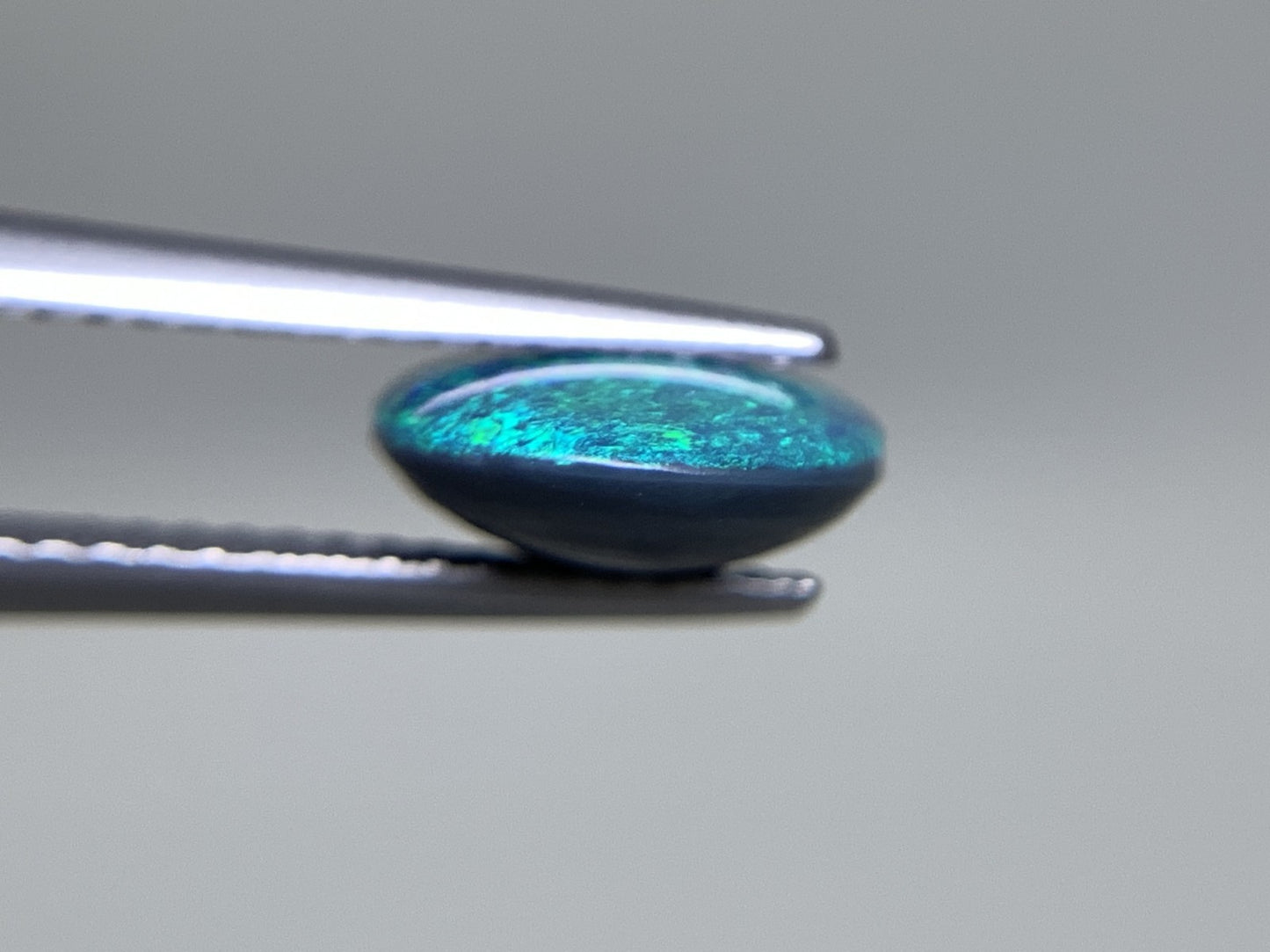 ブラックオパール  天然  1.998ct  中央宝石ソーティング付き  11.2㎜×8.7㎜×3.7㎜   天然 ルース（ 裸石 ） 5088Y