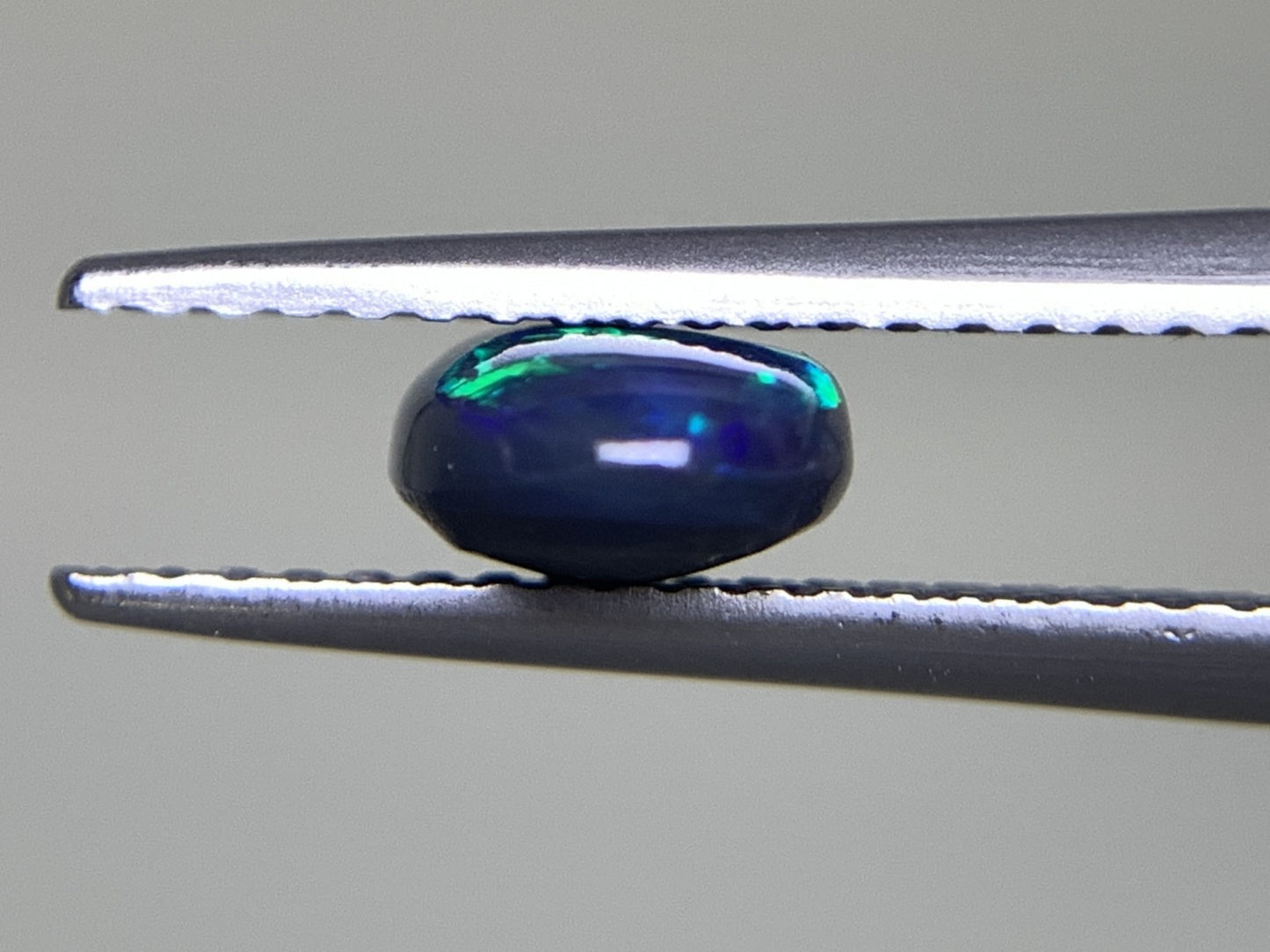 ブラックオパール 1.092ct 宝石ソーティング付き  9.1㎜×5.9㎜×3.3㎜  ルース（ 裸石 ） 2552Y