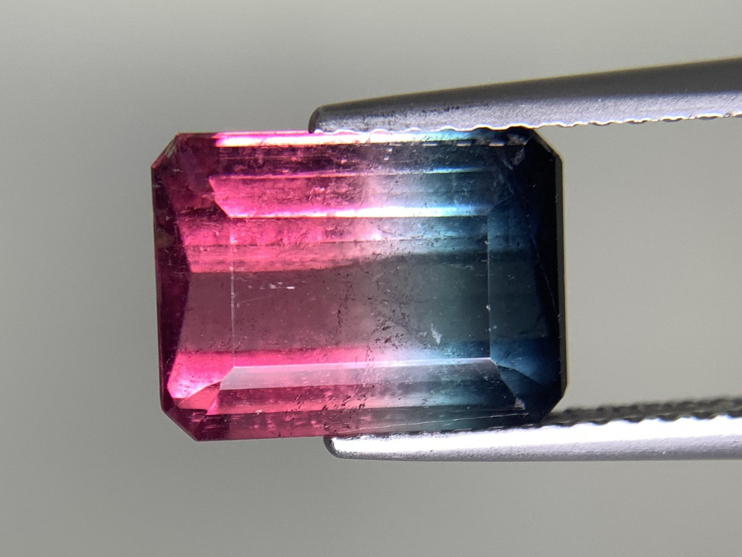 トルマリン（パーティーカラー） 天然 4.298ct 宝石ソーティング付き 10.5㎜×7.8㎜×5.6㎜ ルース（ 裸石 ） 6961Y