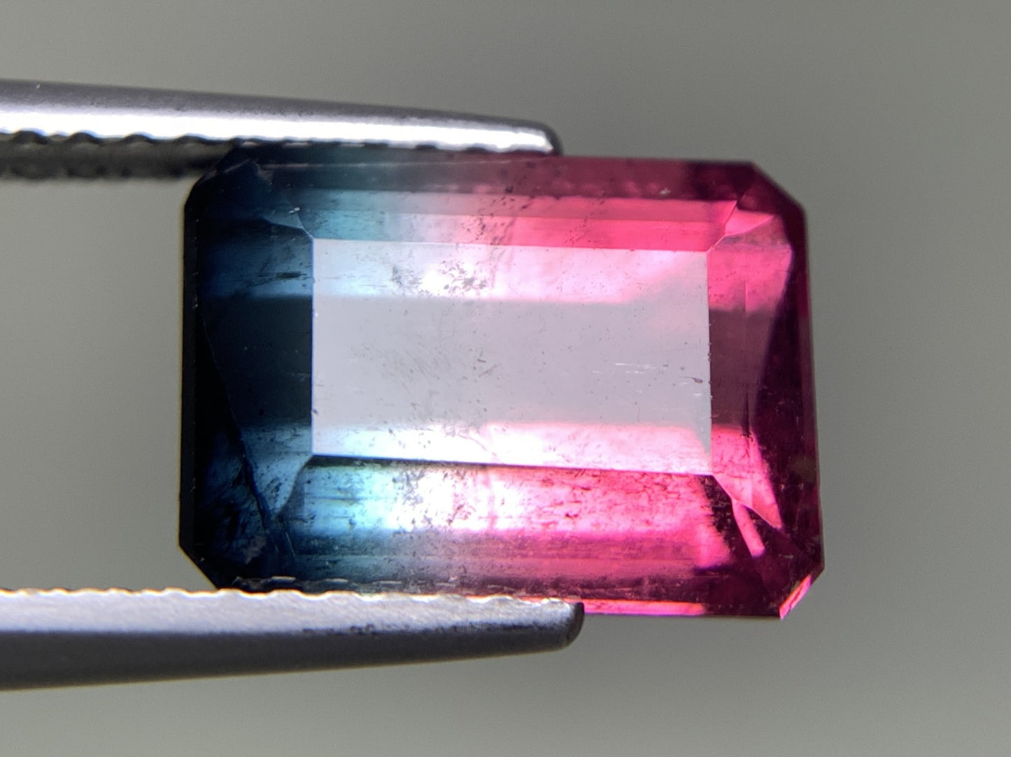 トルマリン（パーティーカラー） 天然 4.298ct 宝石ソーティング付き 10.5㎜×7.8㎜×5.6㎜ ルース（ 裸石 ） 6961Y