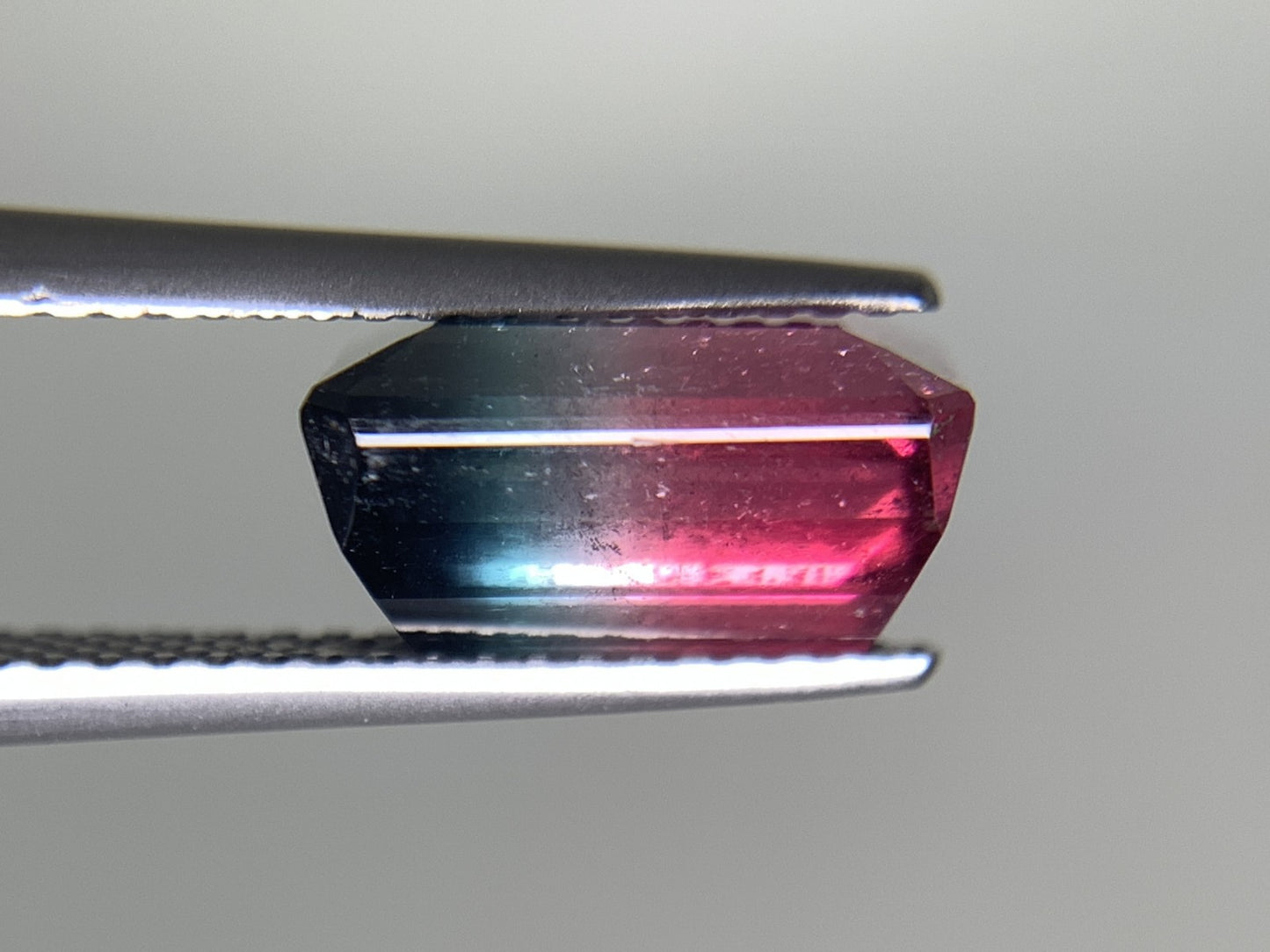 トルマリン（パーティーカラー） 天然 4.298ct 宝石ソーティング付き 10.5㎜×7.8㎜×5.6㎜ ルース（ 裸石 ） 6961Y