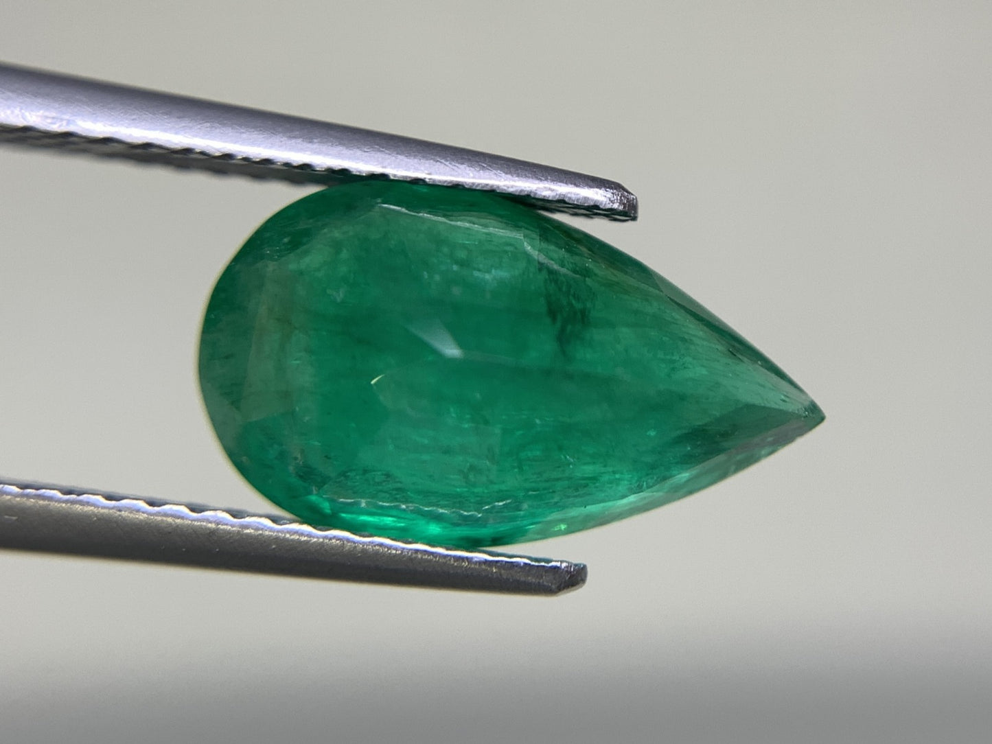 エメラルド 3.023ct 宝石ソーティング付き  13.51㎜×7.96㎜×5.24㎜ ルース（ 裸石 ） 2962Y