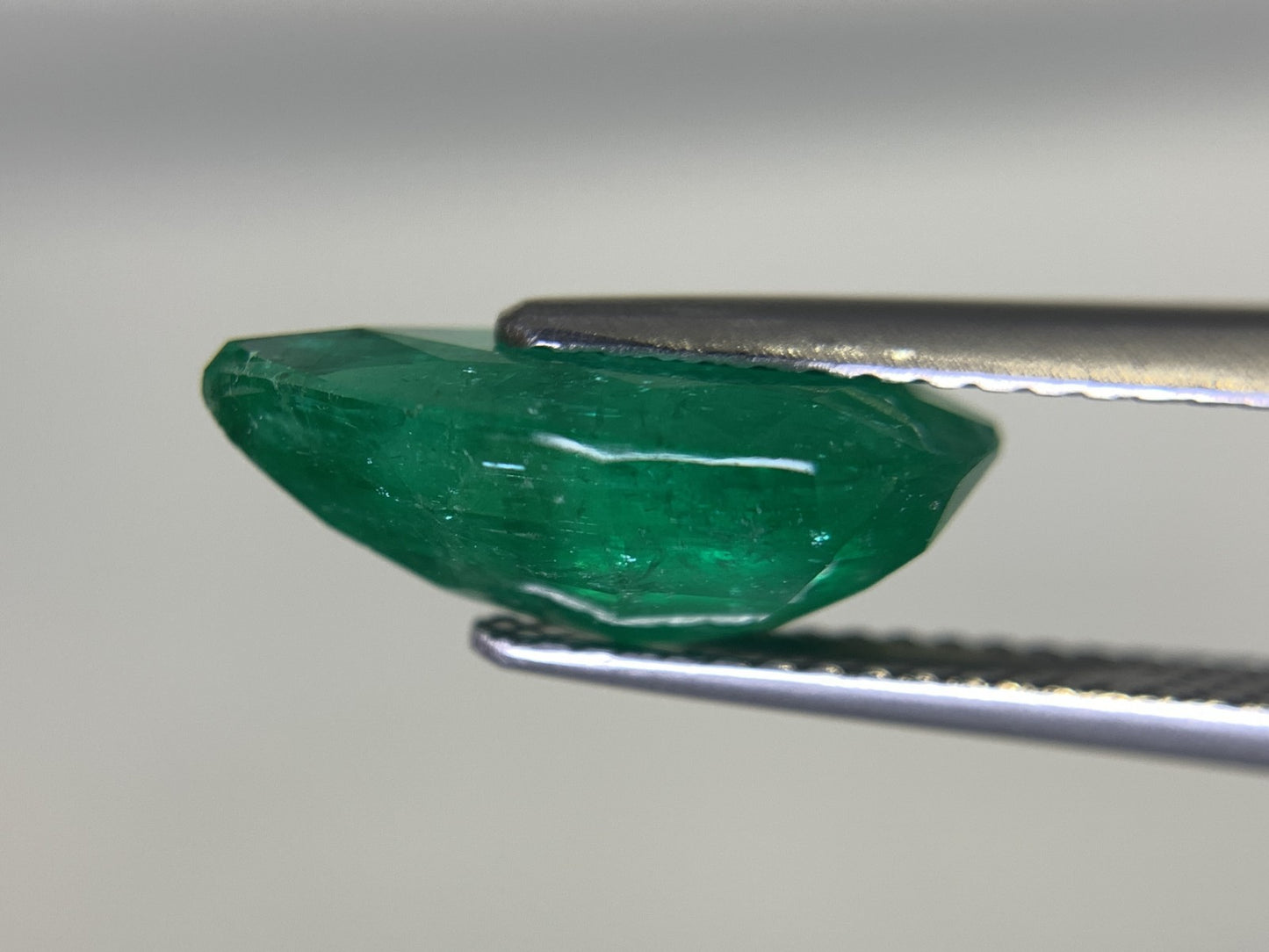 エメラルド 3.023ct 宝石ソーティング付き  13.51㎜×7.96㎜×5.24㎜ ルース（ 裸石 ） 2962Y
