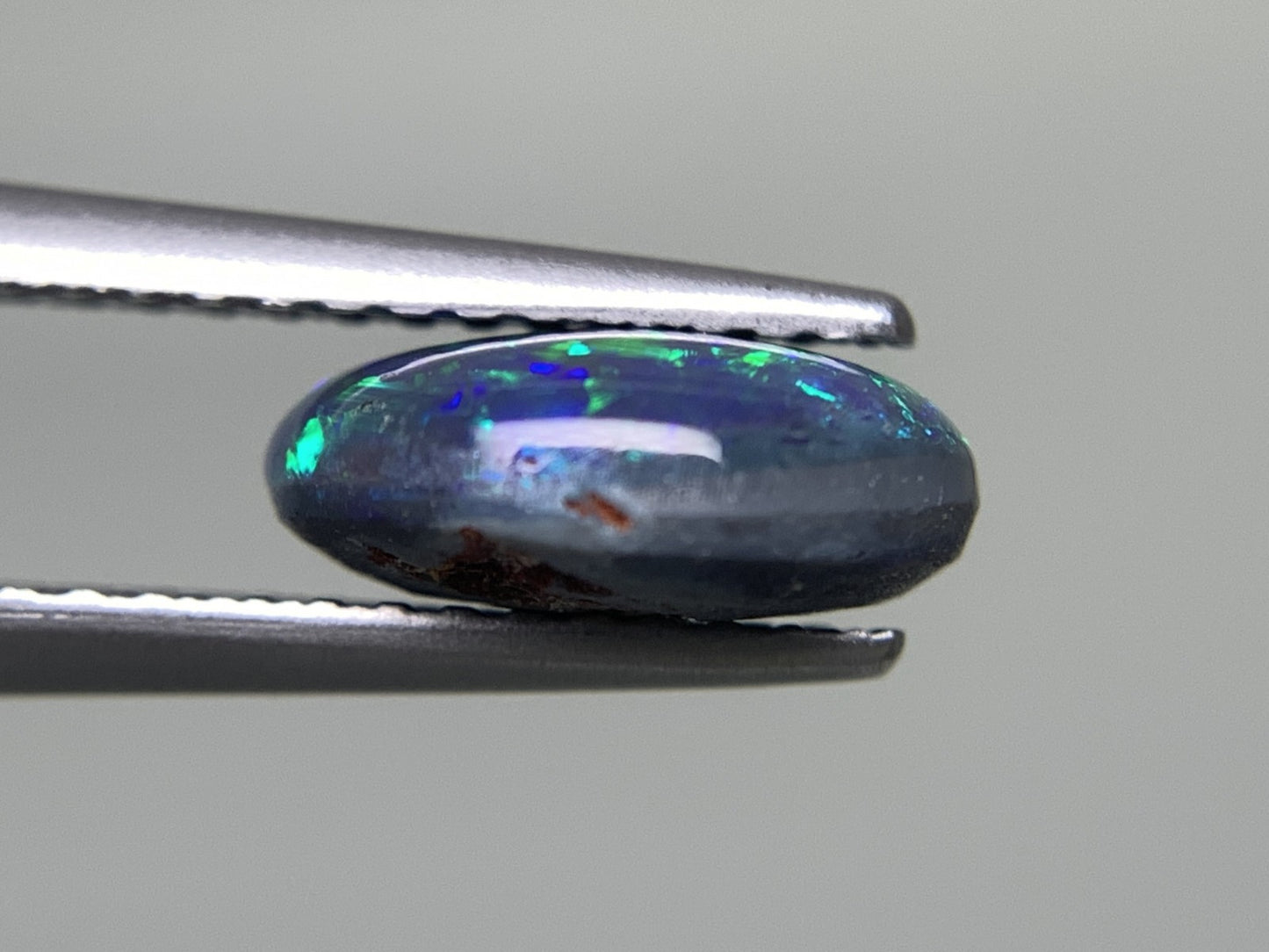 ブラックオパール 1.467ct 宝石ソーティング付き  9.1㎜×6.9㎜×3.7㎜  ルース（ 裸石 ） 3014Y