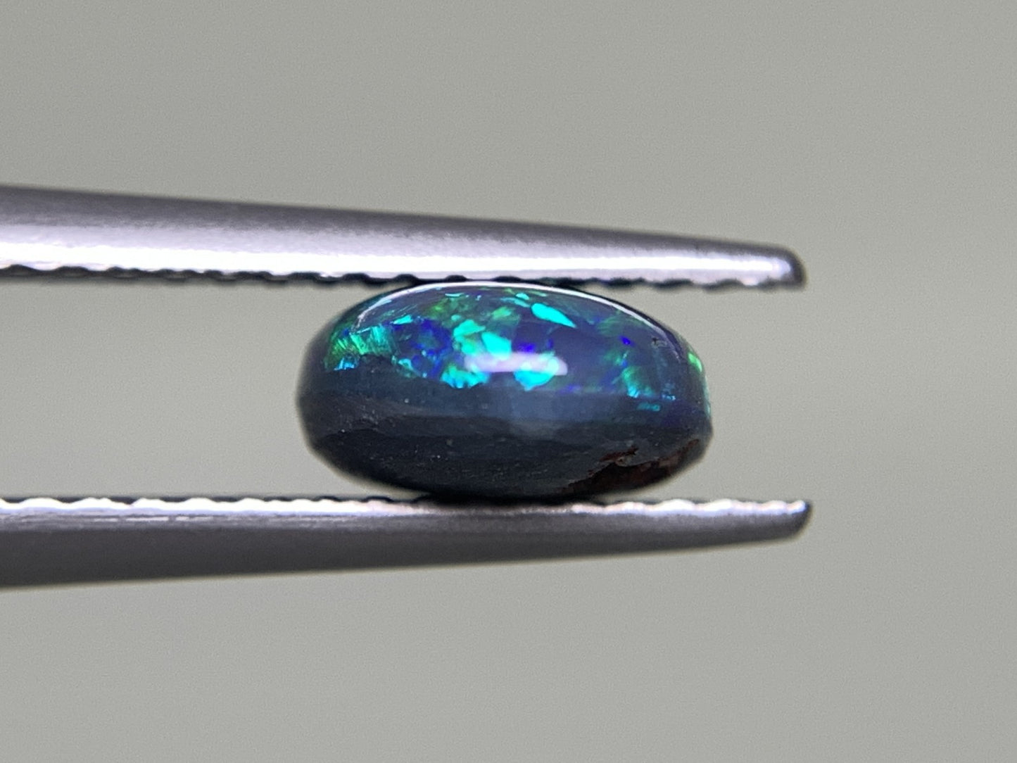 ブラックオパール 1.467ct 宝石ソーティング付き  9.1㎜×6.9㎜×3.7㎜  ルース（ 裸石 ） 3014Y