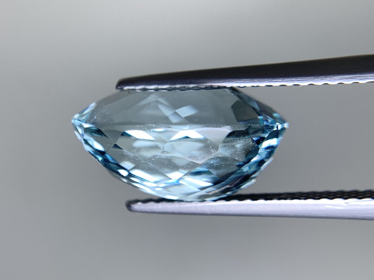 アクアマリン 天然 6.031ct 宝石ソーティング付き 13.6㎜×9.8㎜×7.4㎜ ルース（ 裸石 ） 6908Y