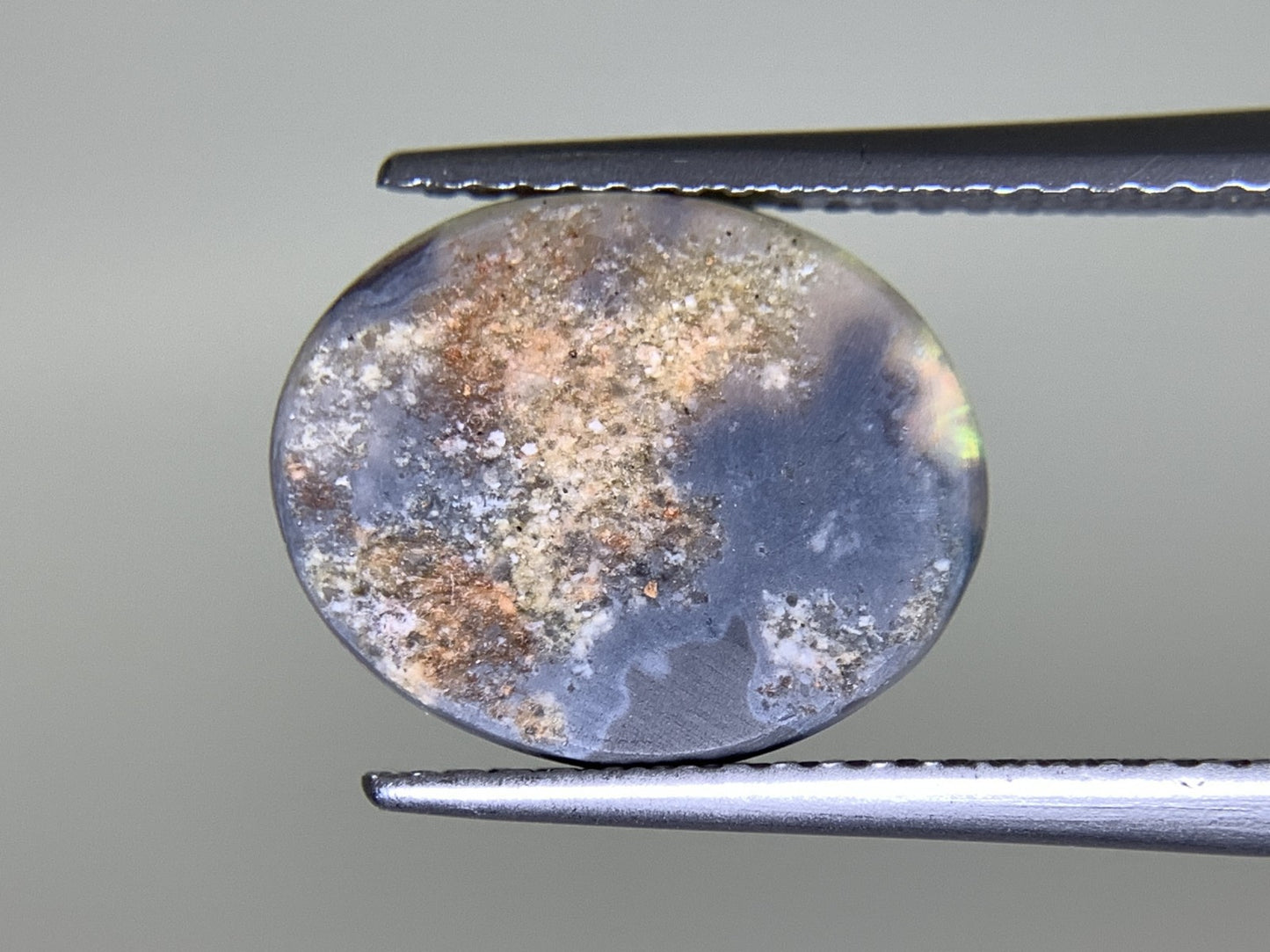 ブラックオパール  天然  2.261ct  中央宝石ソーティング付き  12.8㎜×10.4㎜×2.6㎜   天然 ルース（ 裸石 ） 5070Y